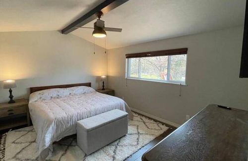 Mineral Wells House | House ∙ 3 bedrooms ∙ 8 guests