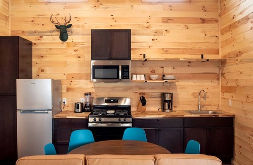 Waco House | House ∙ 3 bedrooms ∙ 11 guests