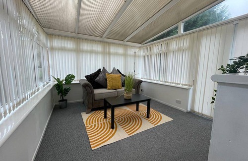 Airdrie House | House ∙ 3 bedrooms ∙ 5 guests