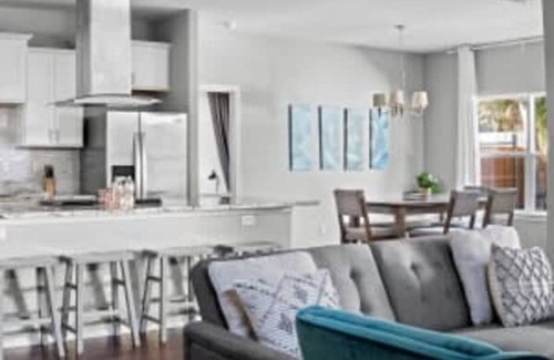 Oak Cliff House | House ∙ 3 bedrooms ∙ 14 guests