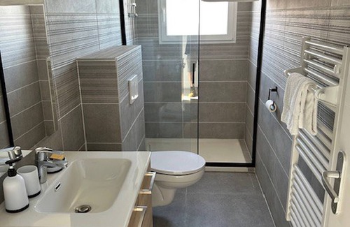Satolas-et-Bonce Apartment | House 30 With 5 Bedrooms Lechaffardcom