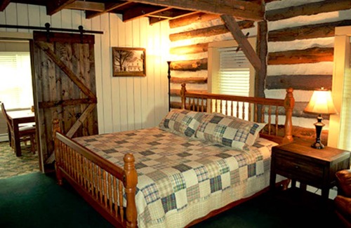 Perrysville House | House ∙ 4 bedrooms ∙ 14 guests