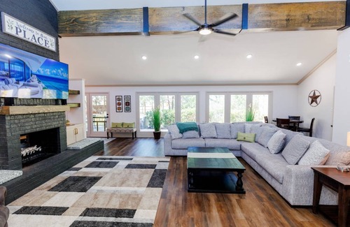 Lubbock House | House ∙ 4 bedrooms ∙ 12 guests