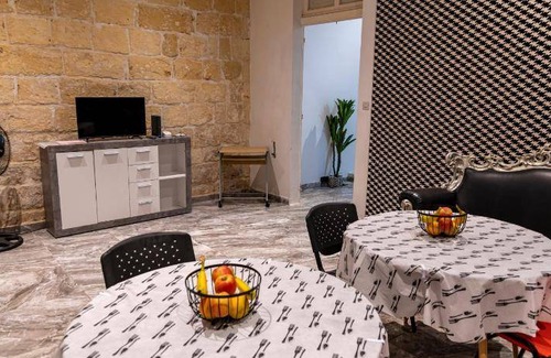 Senglea House | House ∙ 4 bedrooms ∙ 8 guests