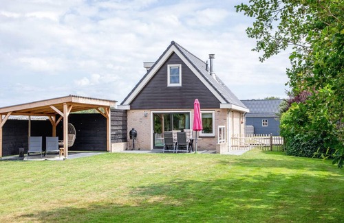 Den Burg House | House ∙ 4 bedrooms ∙ 8 guests