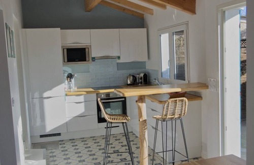 Cap d'Agde House | House 55m2 air-conditioned 5pers 25m from the sea fenced parking 2 cars