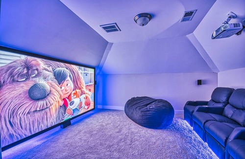 Folly Field House | House ∙ 6 bedrooms ∙ 27 guests