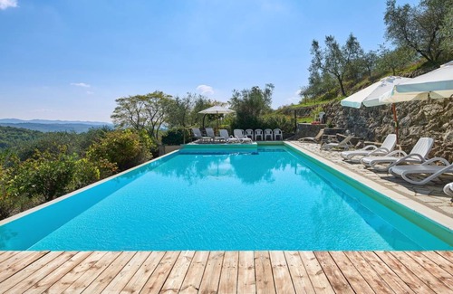 Radda in Chianti House | House ∙ 8 bedrooms ∙ 16 guests