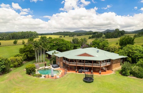 Bridges House | House ∙ 9 bedrooms ∙ 30 guests