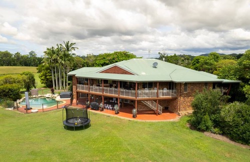 Bridges House | House ∙ 9 bedrooms ∙ 30 guests