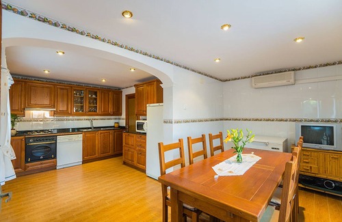 El Toro Ski Chalet | house BENESTAR with pool and air conditioner