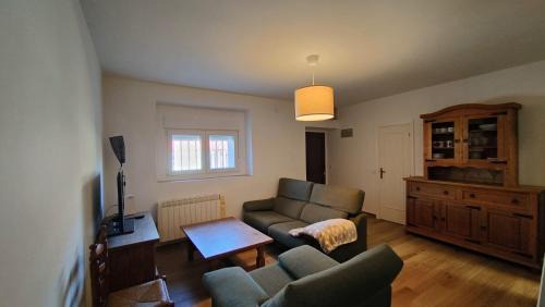 Sotillo de la Adrada House | House Casa in Sotillo de la Adrada