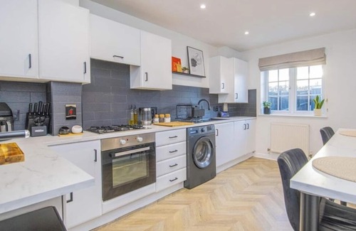 Desborough House | house des b