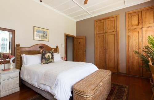 Muckleneuk House | House Falcon close to ZAH