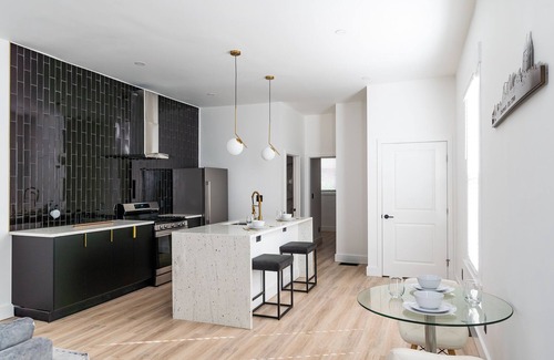Walnut Hills House | ★House for 4★Parking★Washer+Dryer★Patio★Walking Neighborhood