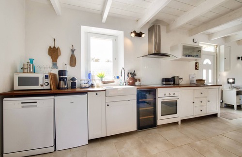 Saint-Fregant House | House for 6 with garden, terrace and games