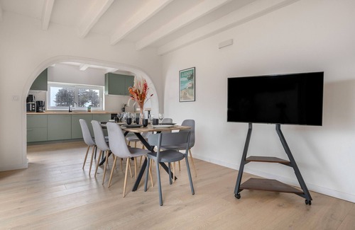 La Bernerie-en-Retz Ski Chalet | House for 8, with jacuzzi 200m from the beach