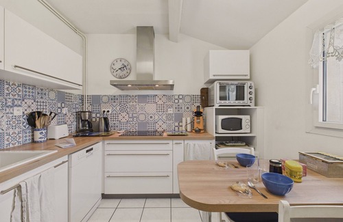 Trevou-Treguignec House | House for 8 with large garden, 150m from the sea