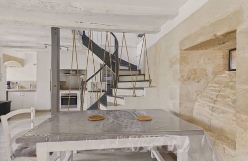 Saint-Leon-sur-Vezere House | House for 5 with outdoor courtyard in the center