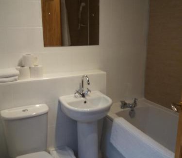 Kilmarnock House | House for Groups & Contractors Kilmarnock