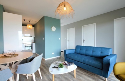 Magnant House | House