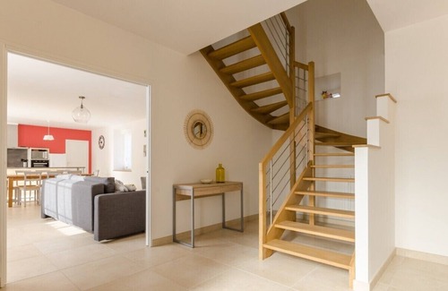 Saint-Usage House | House