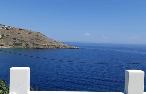 Lavreotiki House | House front of the sea and near to Poseidon Temple