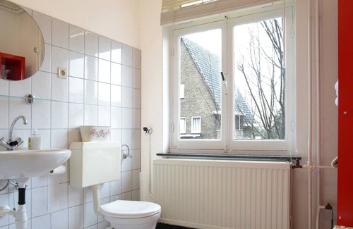 Hommert House | House Hommert 5 Large Bedrooms 10 Single Beds-Wifi