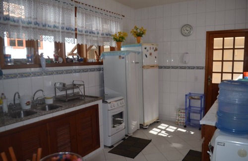 Mangaratiba House | House in cond. with private beach, 4 qtos, pool, barbecue, sauna + court.