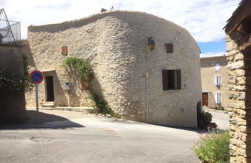Saint-Sauveur-en-Diois House | House in a quite village surrounded by vineyards in Drome valley