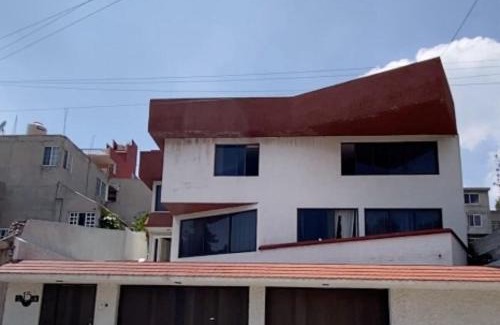 Tlalnepantla de Baz House | House in Golf Club, an oasis near the city