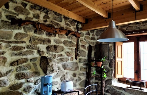 Peguerinos Cottage | House in Peguerinos with lots of charm: jacuzzi, fireplace and garden.