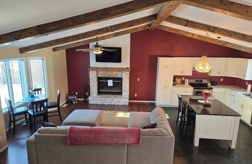 Hudson House | House in quiet country, near lakes, snowmobile trail access, close to state park