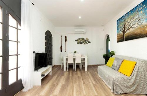 El Mas Bosca House | House in Roses near Aqua Brava Water Park