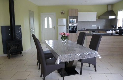 Salignac-Eyvignes Cottage | House in Salignac-Eyvigues with terrace, Wifi and parking