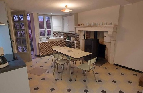 Lucey House | House in the Burgundy and Champagne National Forest Park.