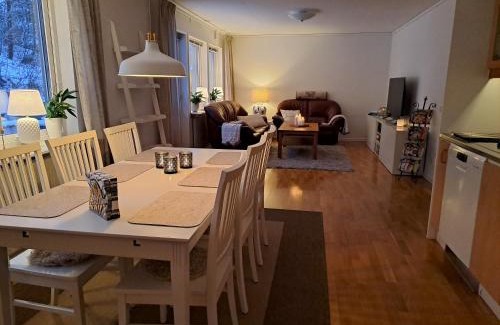 Trangsund Villa | House in Trångsund, 15 min south of Stockholm, free parking,