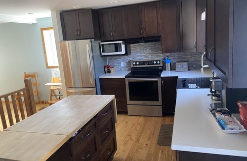 Whitehorse House | house is perfectly situated for your business trip or weekend getaway or longer.