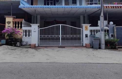 Batu Pahat House | House ∙ 3 bedrooms ∙ 8 guests