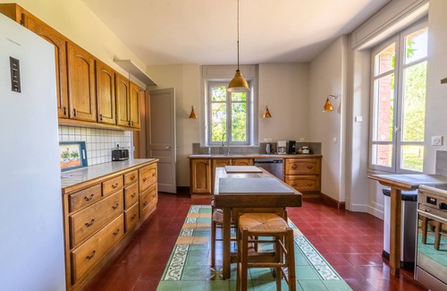 Val Marnaysien House | House of character in a green setting