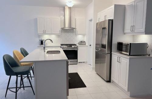 Ottawa Division Bed & Breakfast | House of Daizy Home