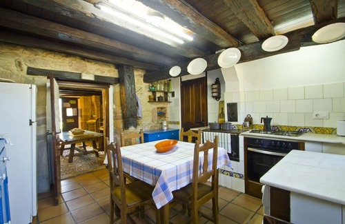 Barriopalacio Cottage | House of integral rent in the center of Cantabria. 8 people