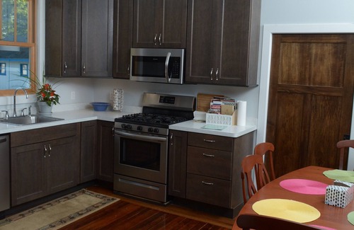 Valparaiso House | House of TarTar with year long hot tub next to adorable downtown Valparaiso