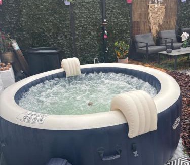 Meer Bed & Breakfast | House of Taupe