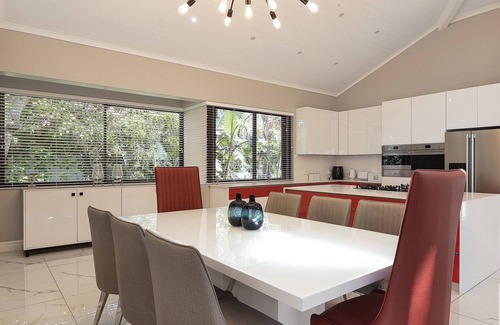 Port Zimbali House | House of Tranquility: Ocean views, family-friendly