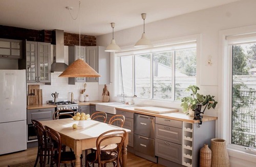 West Hobart House | House on The Hill in central West Hobart
