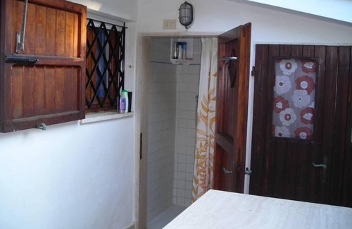 Saline Sadun House | House right on the beach .