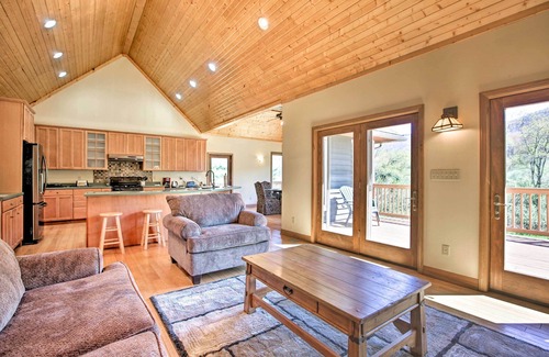 Snowshoe House | House w/Deck, Fire Pit - 15 Mins to Snowshoe!