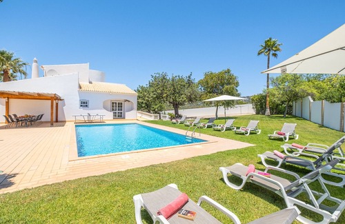 Almancil Villa | House w/heatable pool & BBQ