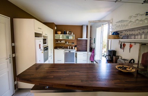 Roujan House | House w/pool in wine-growers village, wifi, AC, child-friendly, 10 km Pezenas